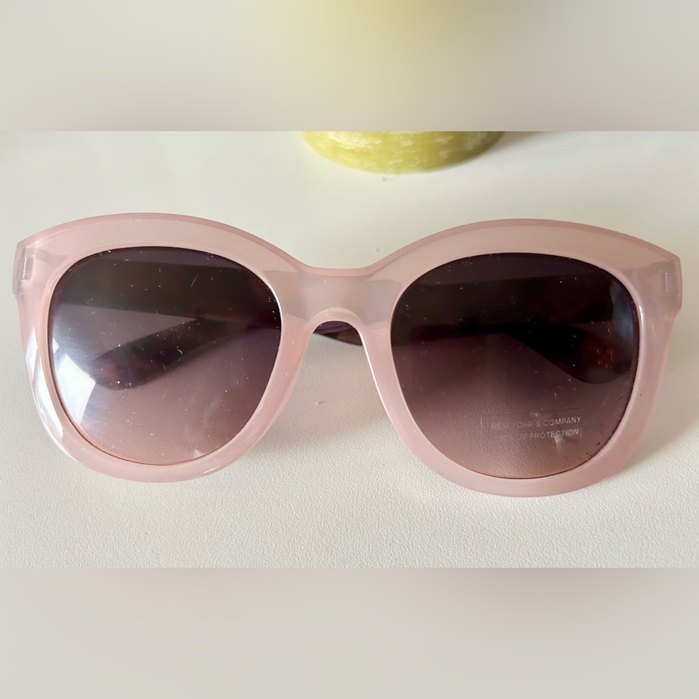 New York and Co.  women’s pink sunglasses NWOT